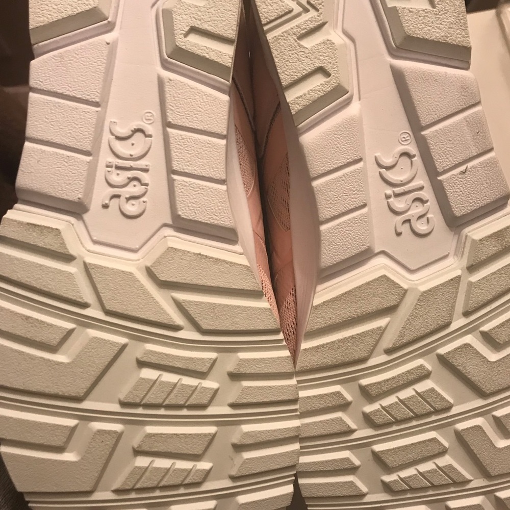 ASICS running shoes - Picture 7 of 7